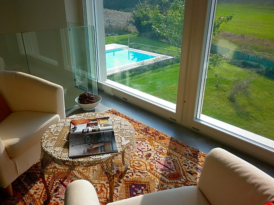 Hillside Villa with Swimming Pool and Jacuzzi - Frasassi Caves