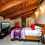 Cypress: Private Bedroom/Bathroom/Office, with Shared Pool, Hot tub