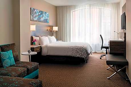 Larger Guest room, 1 King