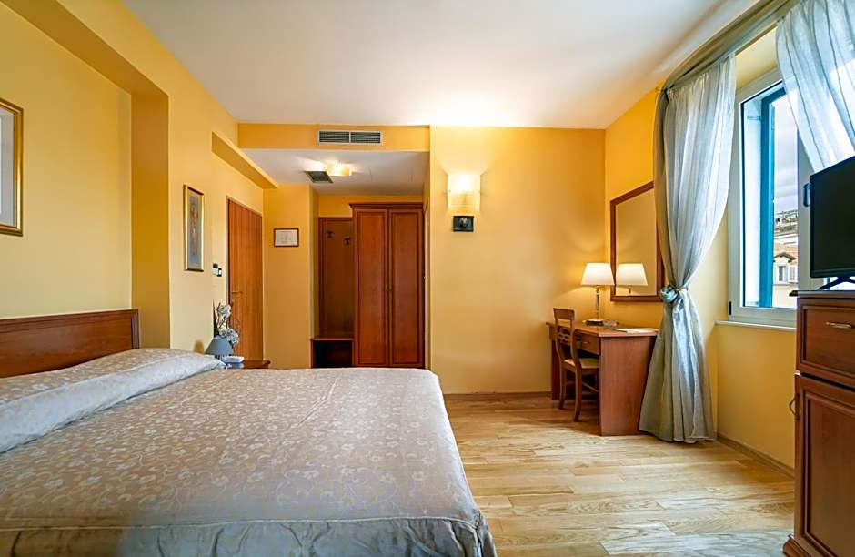 Hotel Peristil