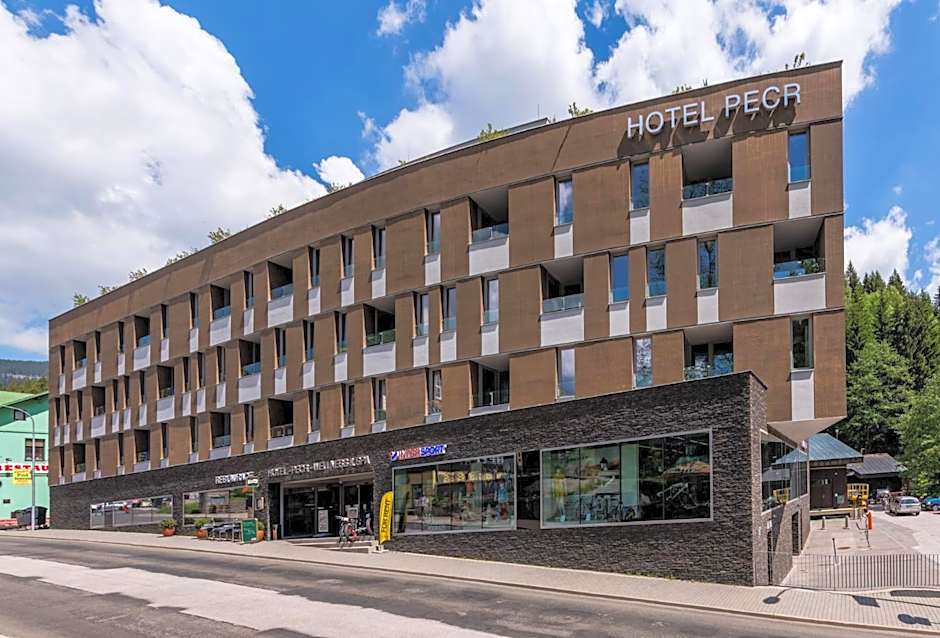 HOTEL PECR WELL