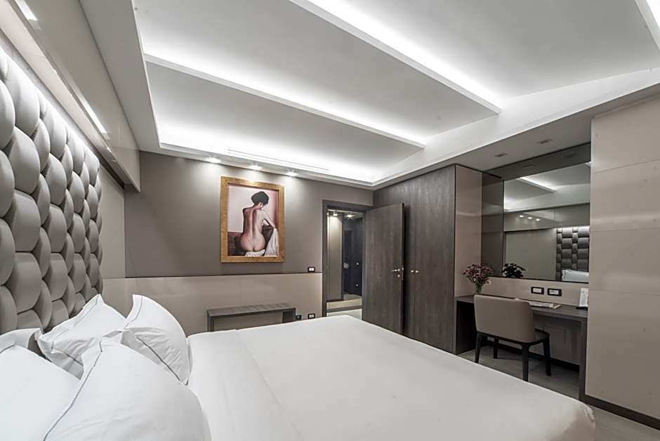 Photo 1 of 8 of Suite