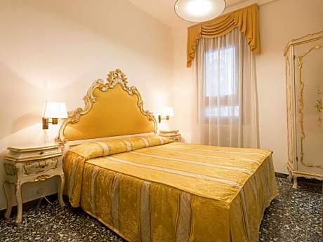 Superior Double Room with Canal View