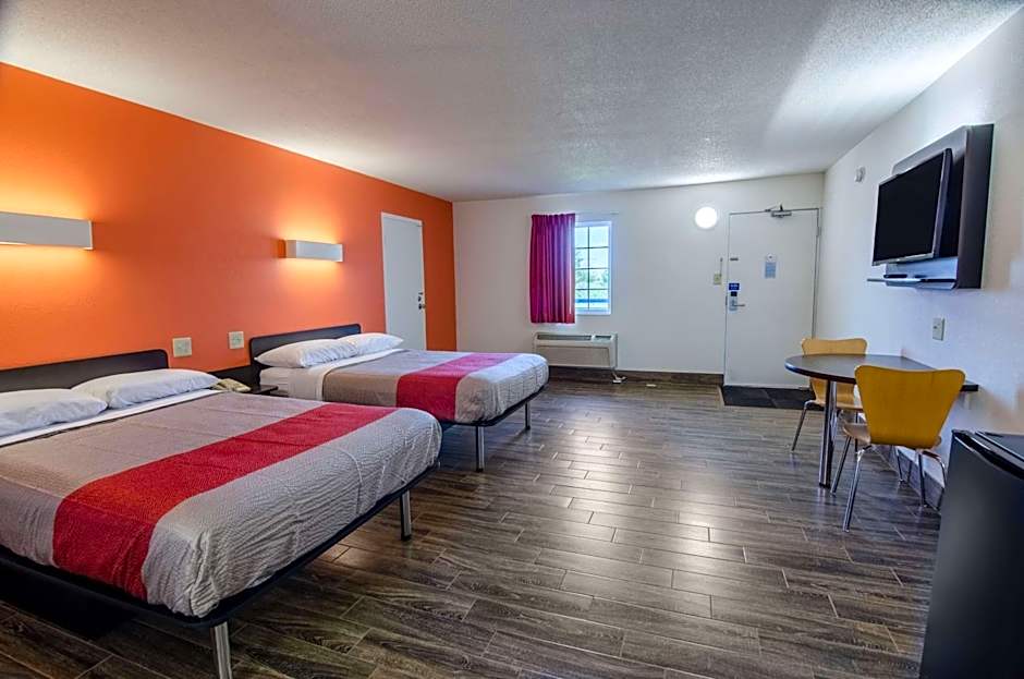 Motel 6-Staunton, VA