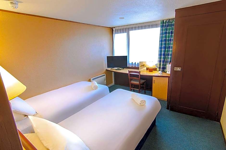 The Beacon Hotel, Cardiff, Part of the AG Collection