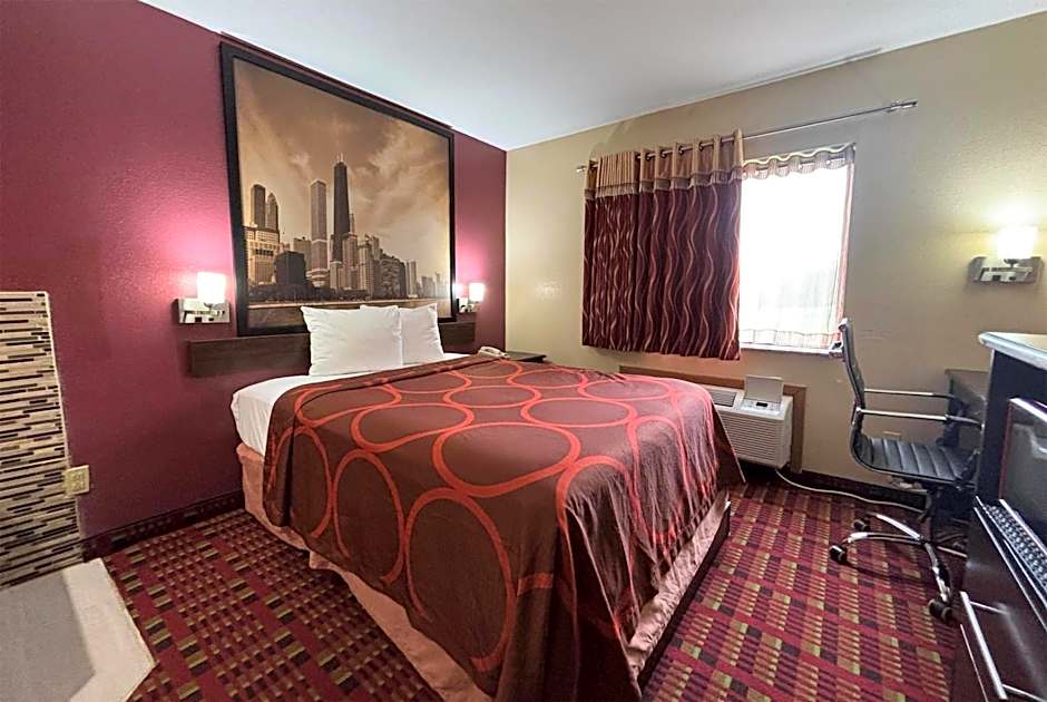Super 8 by Wyndham Paris IL