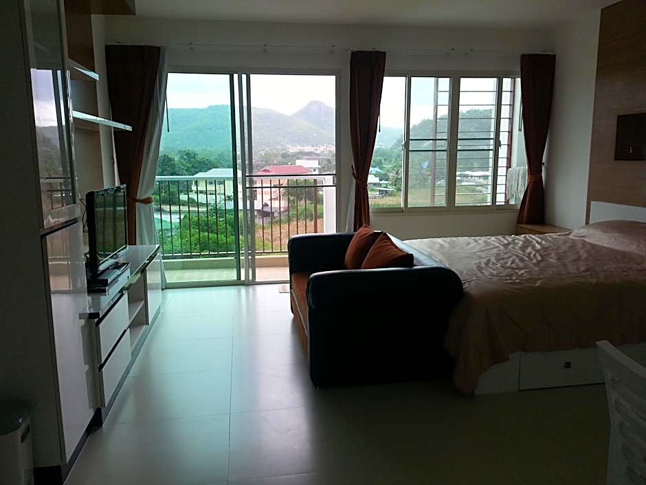 The Seacraze Hua Hin  Studio 5th Fl (by Montri C)