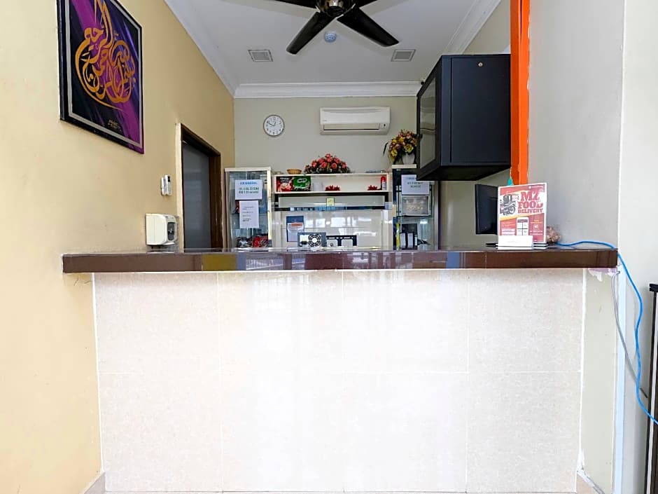 OYO 714 Arina Hotel