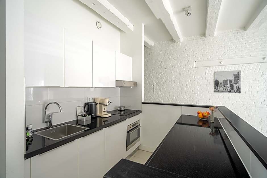 YAYS Amsterdam Salthouse Canal by Numa