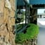 Spinnaker Inn of Naples