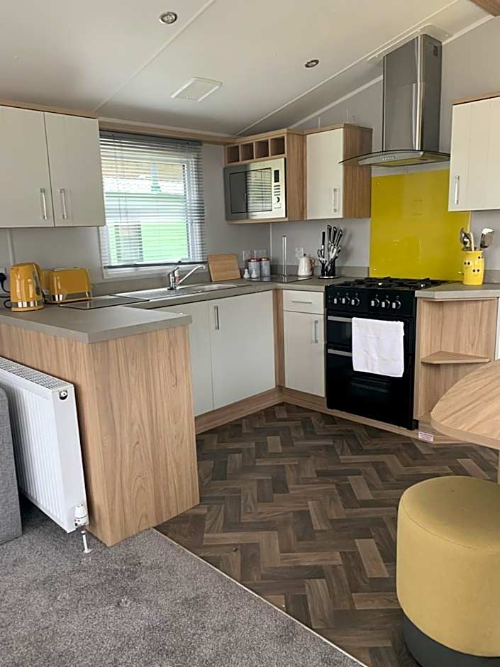 The Castleton Sea View 13