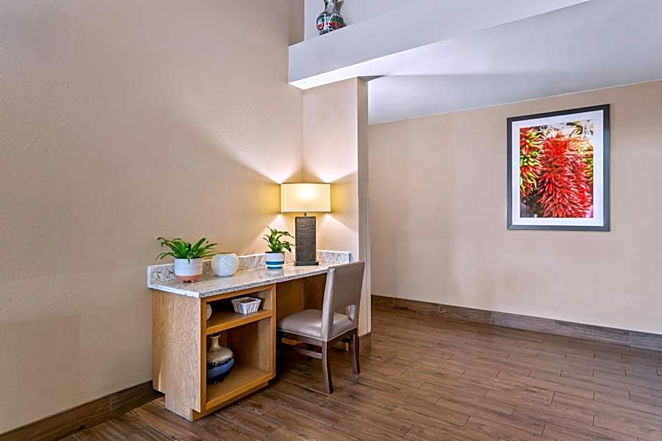Comfort Inn & Suites Albuquerque Downtown – Albuquerque, NM