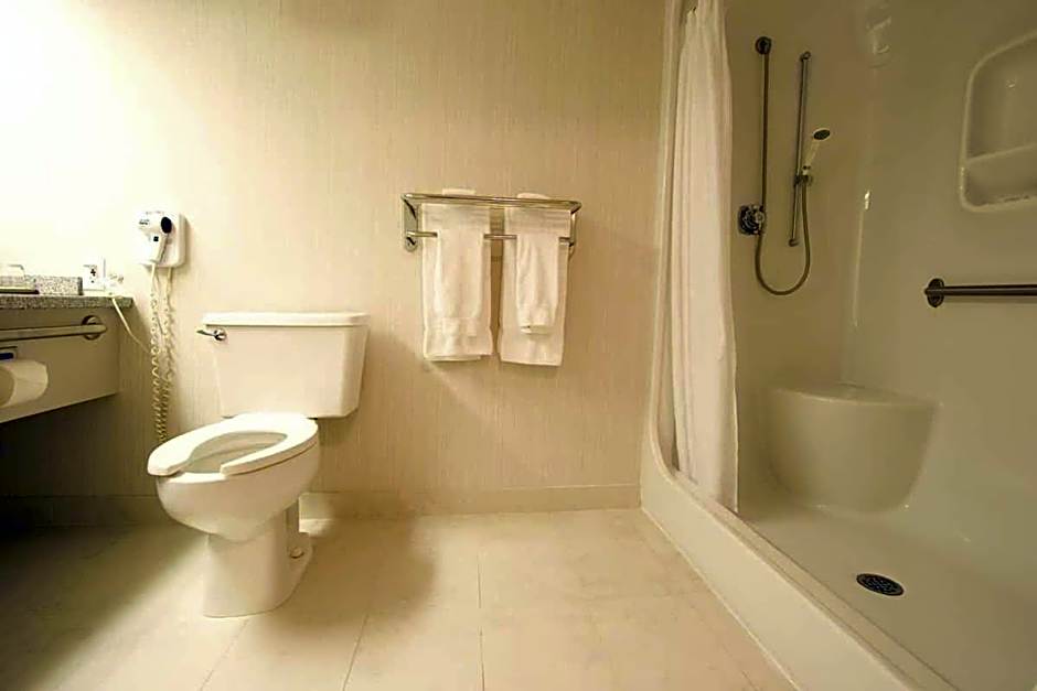 Woodlands Inn & Suites