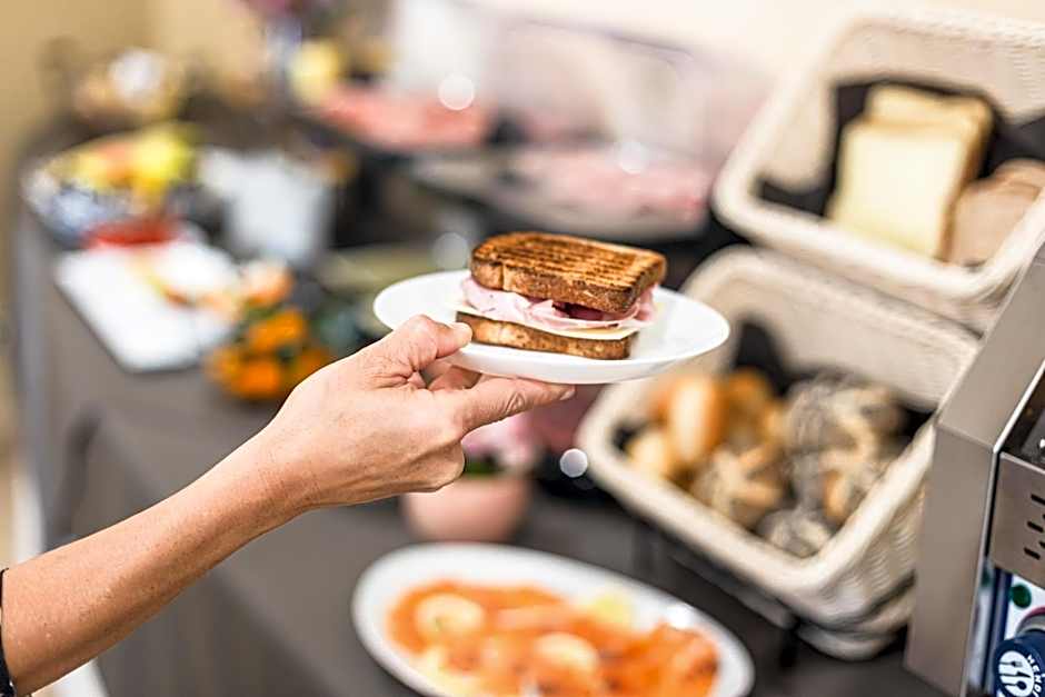 Hotel-Residence- Le Dune Breakfast & private beach included