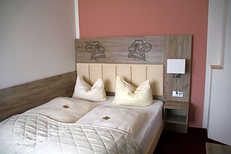 Doppelzimmer small - Nebengebäude Parkvilla