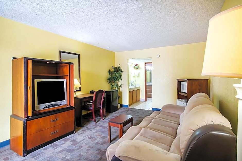 OYO Hotel Hutchinson KS West 4th Ave