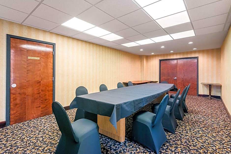 Quality Inn & Suites Tarpon Springs South