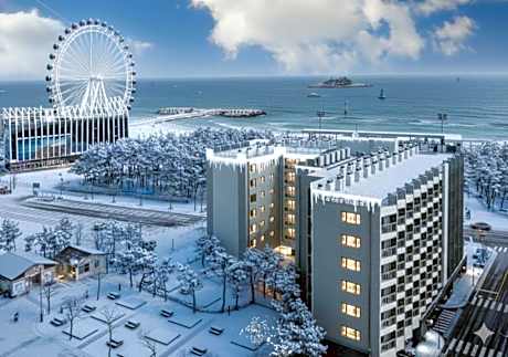 Sokcho Chonpines Beach Hotel