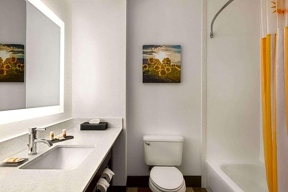 La Quinta Inn & Suites by Wyndham Dublin