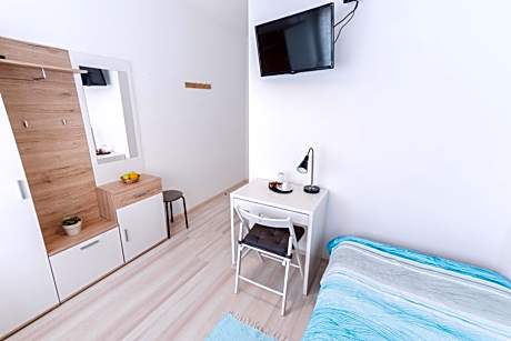 Single Room with Shared Bathroom