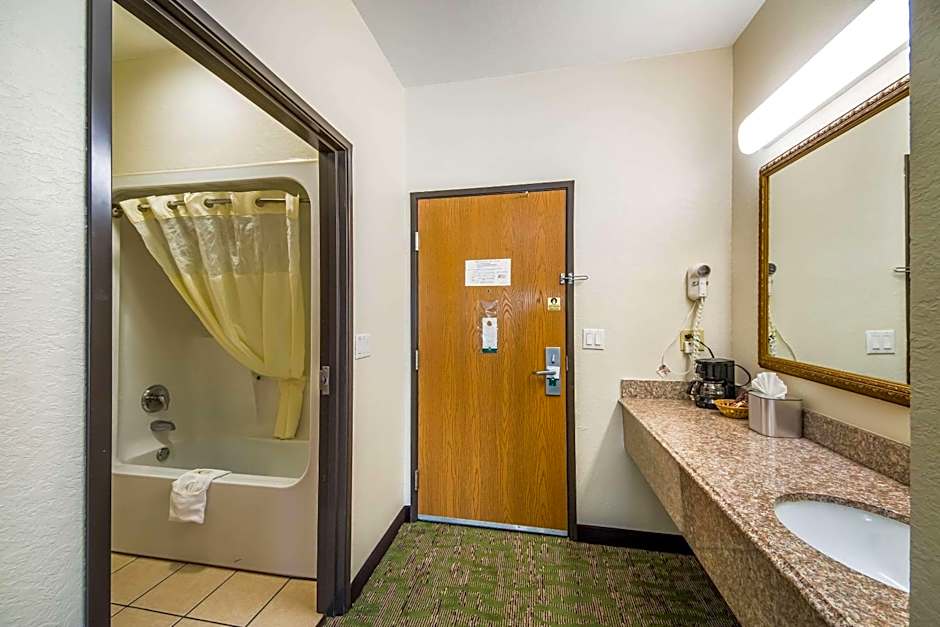 Quality Suites San Antonio Brooks City Base