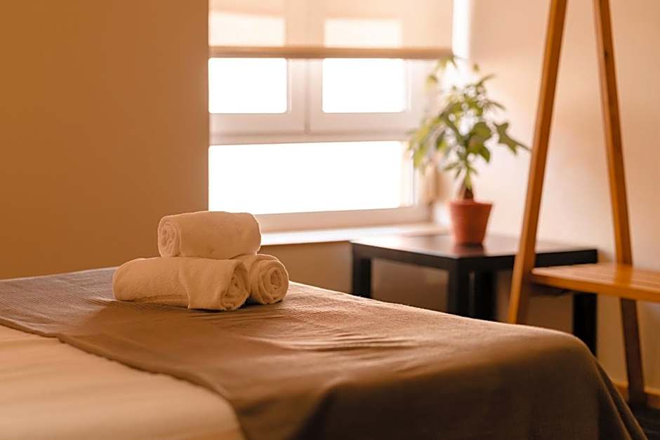 Peach Hostel & Suites