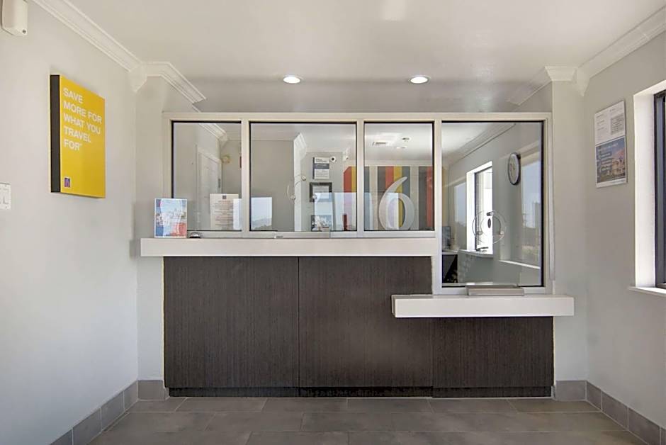 Motel 6-Lancaster, TX - DeSoto - Lancaster