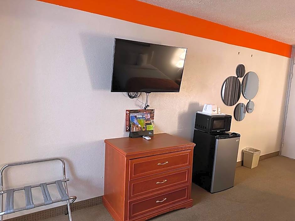 Howard Johnson by Wyndham Gallup