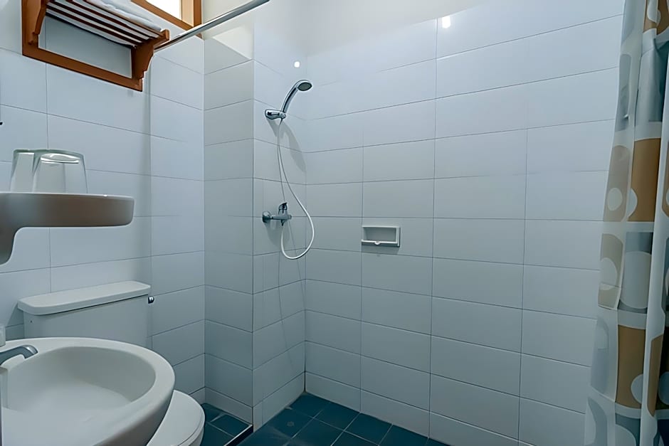 Hotel Yehezkiel Surapati Mitra RedDoorz