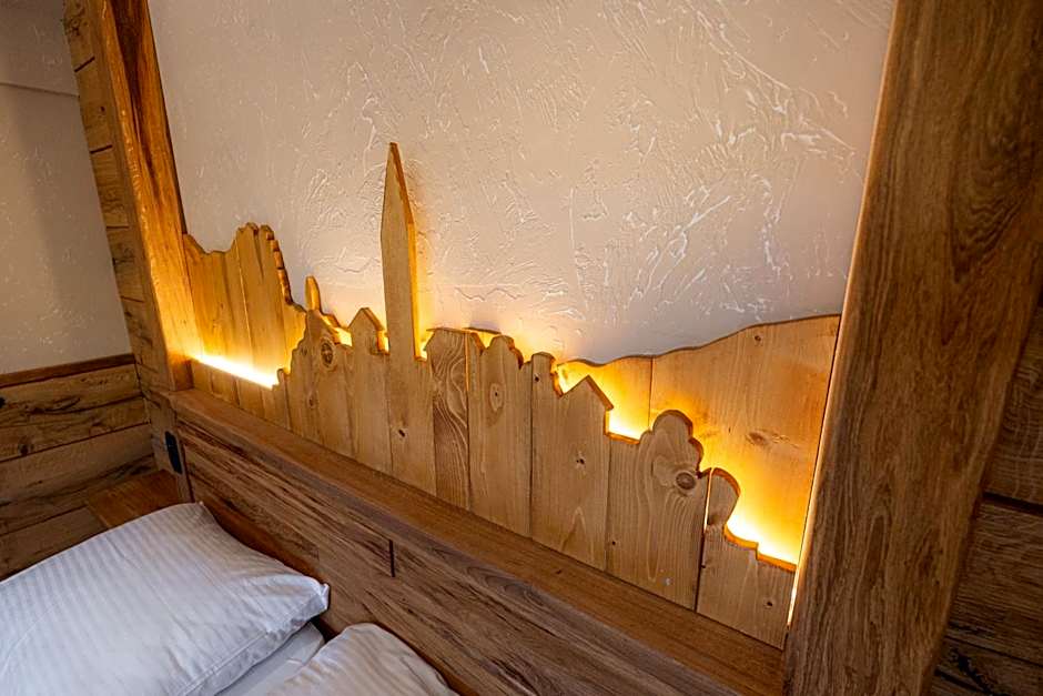 Bed & Breakfast LakeBled House