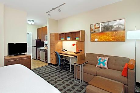 Studio, 1 King, Sofa bed