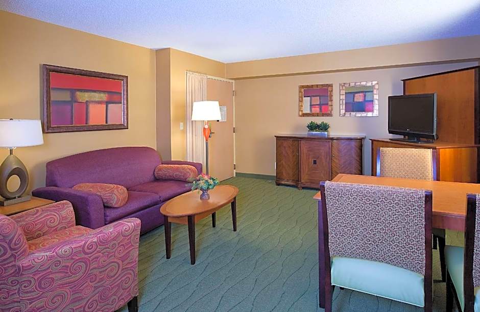Embassy Suites By Hilton Hotel Kansas City-International Airport