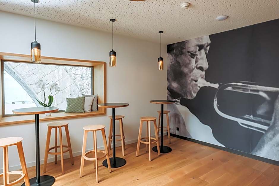 Montreux Youth Hostel