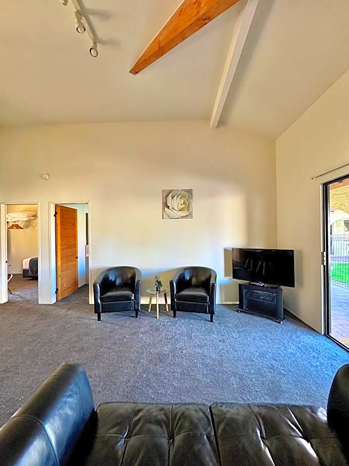 Captains Quarters Motor Inn