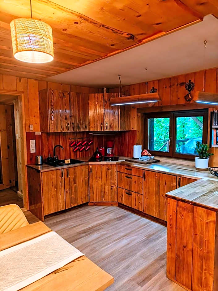 DOMEK NA GÓRACH z GORĄCĄ BALIĄ