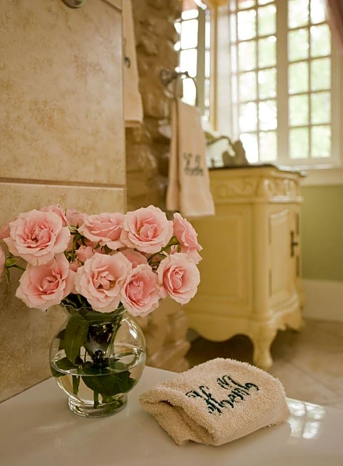 Hilltop Manor Bed And Breakfast