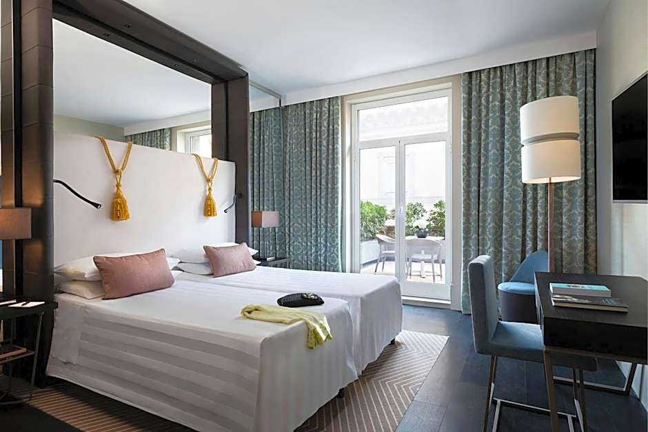 Photo 1 of 3 of Signature 1 King Bed, View, Terrace