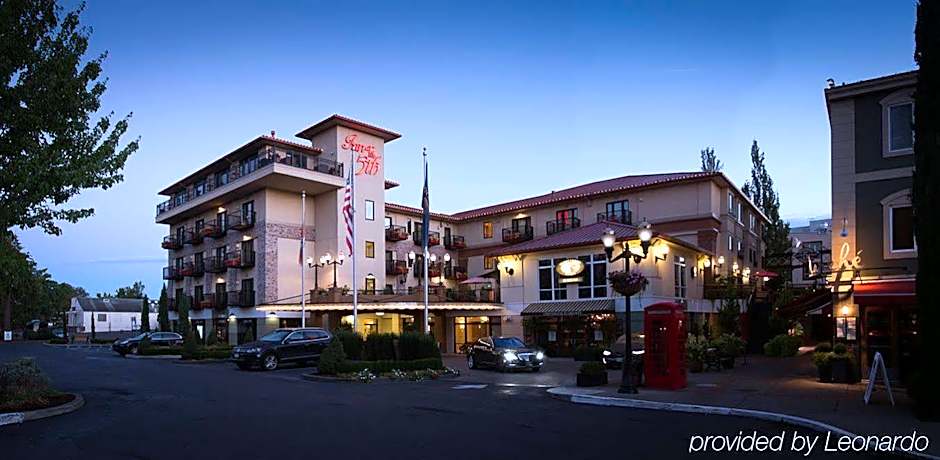 Inn at the 5th