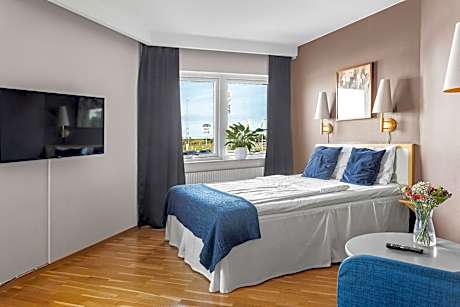 Single Room - Non-Smoking