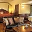 Hilltop Manor Bed And Breakfast