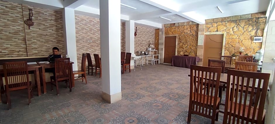 Votel Hotel De'Pratnya Kediri