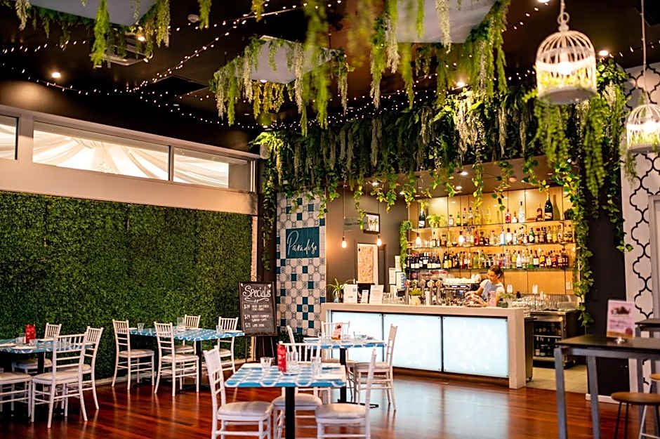 Sfera's Park Suites & Convention Centre