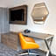 Holiday Inn Express & Suites Vaughan Southwest By IHG