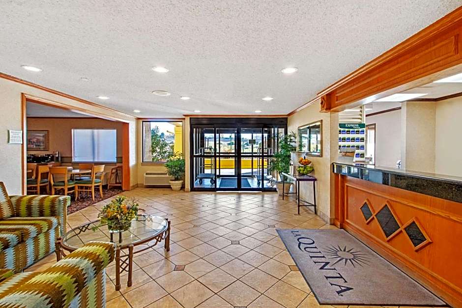 La Quinta Inn & Suites by Wyndham Albuquerque Journal Ctr Nw