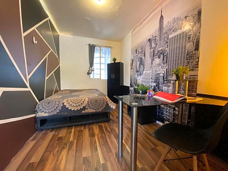 Roomies Hostel Condesa