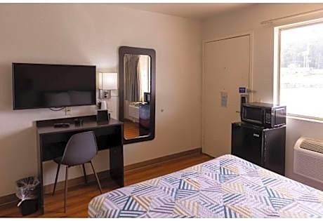 1 Queen Bed | Non-Smoking, Micfridge