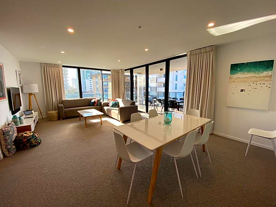 Boardwalk Burleigh Beach - Official