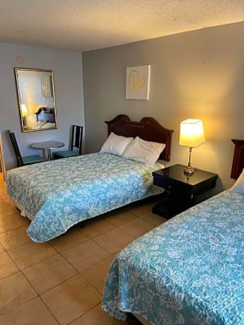 Deluxe Double Room (2 Adults + 1 Child)