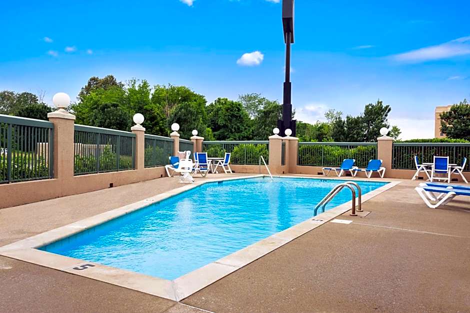 Days Inn by Wyndham Clarksville North