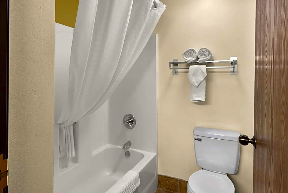 Best Western Lakewood Inn